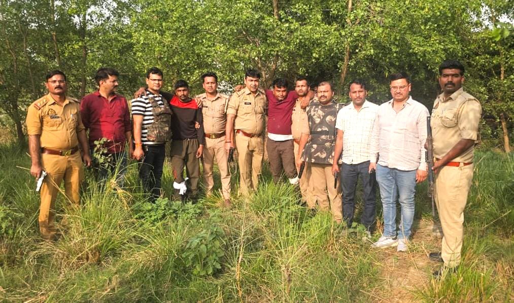 दिन के उजाले में पशु तस्कर एवं पुलिस में मुठभेड़ दो अंतर प्रांतीय पशु तस्कर घायल सहित तीन गिरफ्तार