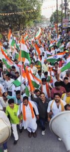 भारतीय सेनानियों की शौर्य गाथा ऑपरेशन सिंदूर के तहत आतंकवाद पर करारा हमला के उपलक्ष में तमकुही राज में निकाली तिरंगा यात्रा