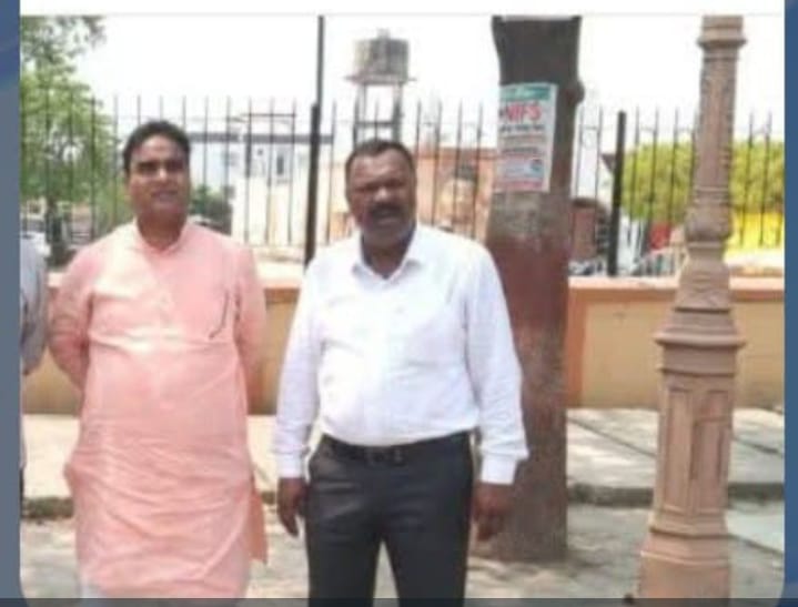 अपना दल एस प्रदेश सचिव अरविंद सिंह पटेल सुप्रिया पटेल की घटना का उच्च स्तरीय प्रतिनिधि मंडल के साथ धरना स्थल पर पहुंचकर पूरी घटना की जायजा लेंगे