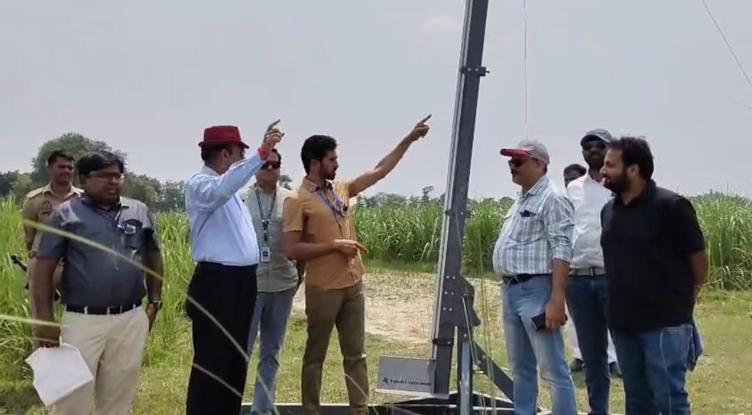आई एन स्पेश ए एआ थस्ट टेक इंडिया प्राइवेट लिमिटेड और इसरो की टीम तमकुही राज में ट्रायल लॉन्च प्रतियोगिता का आयोजन किया