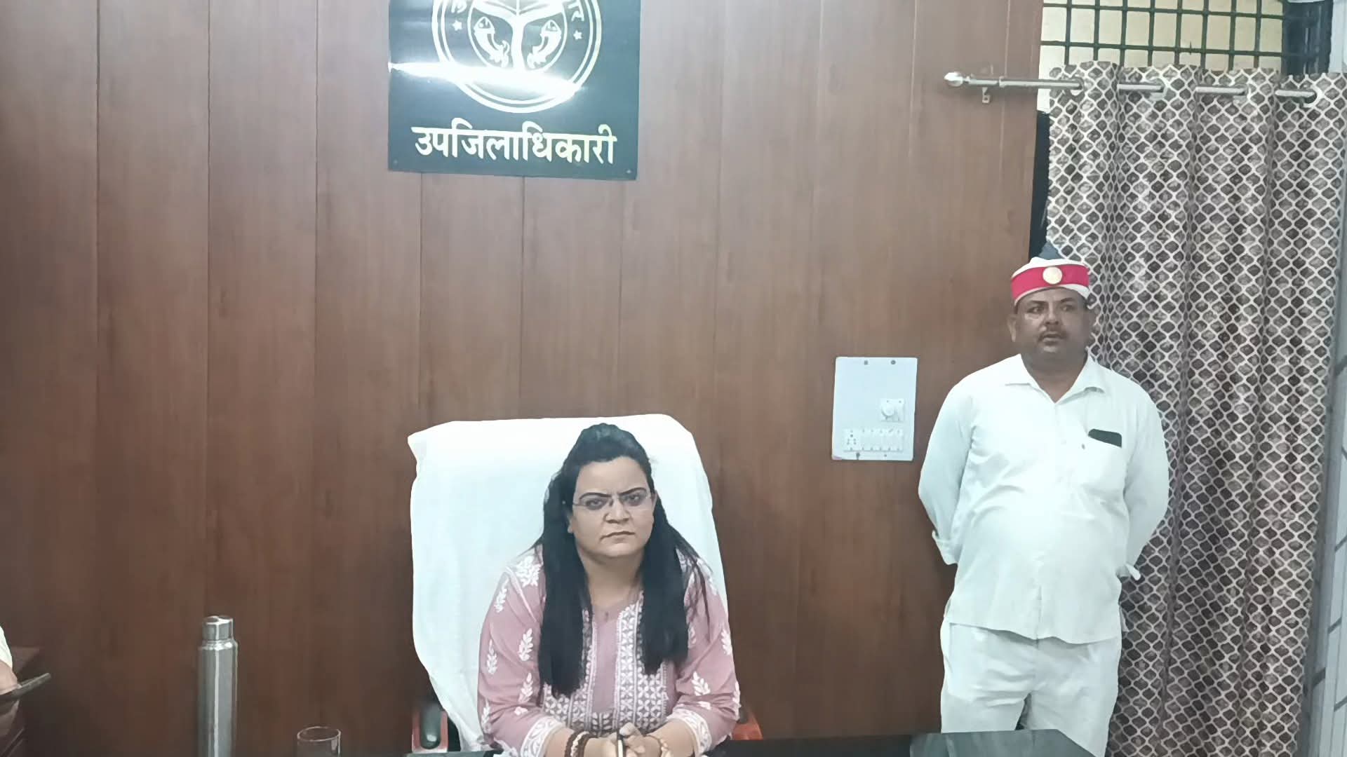 नव नियुक्त उप जिलाधिकारी आकांक्षा मिश्रा ने तमकुही राज का पदभार ग्रहण किया